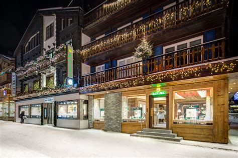 ‭Bucherer Boutique Rolex Zermatt‬ .